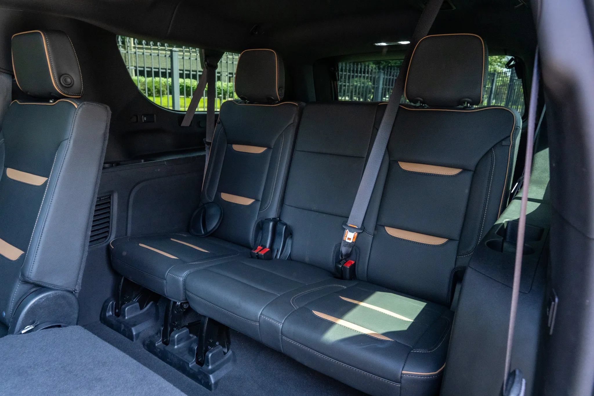 Used 2023 GMC Yukon XL AT4 w/ AT4 Premium Package AWD/4WD image 14