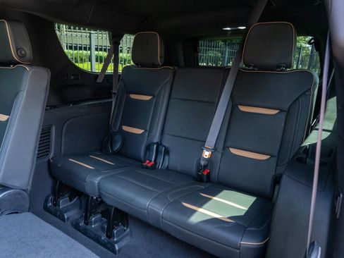 Used 2023 GMC Yukon XL AT4 w/ AT4 Premium Package AWD/4WD image 14