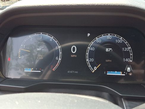 Used 2023 Jeep Grand Cherokee Limited AWD/4WD image 26