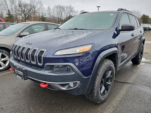Used 2015 Jeep Cherokee Trailhawk w/ Leather Interior Group image 2