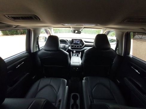 Used 2020 Toyota Highlander XLE image 77