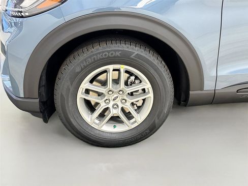 New 2026 Ford Explorer Active image 29