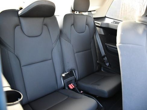 Certified 2025 Volvo XC90 B5 Plus image 25