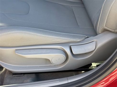 Used 2025 Hyundai Elantra SEL image 25