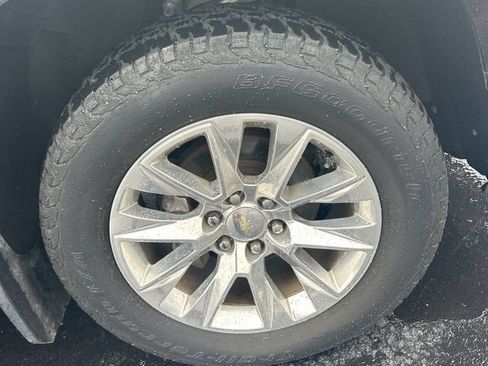 Used 2019 Chevrolet Silverado 1500 LTZ w/ LTZ Plus Package AWD/4WD image 17