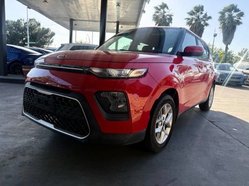 Used 2020 Kia Soul S FWD image 19