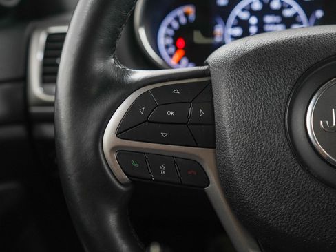 Used 2018 Jeep Grand Cherokee Altitude AWD/4WD image 25
