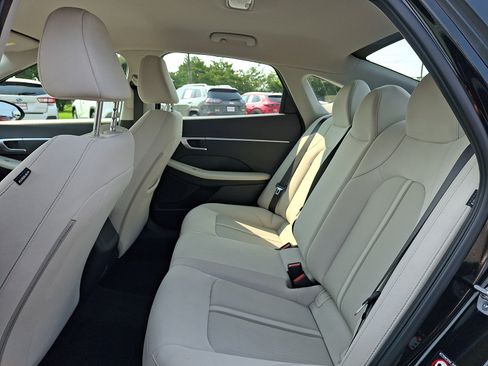 Used 2023 Hyundai Sonata SE FWD image 10