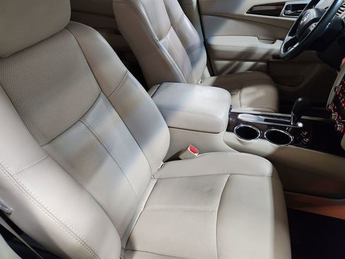 Used 2016 Nissan Pathfinder Platinum image 32