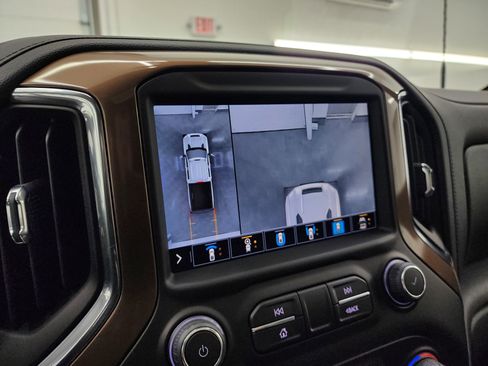 Used 2022 Chevrolet Silverado 2500 High Country w/ Safety Package II image 19