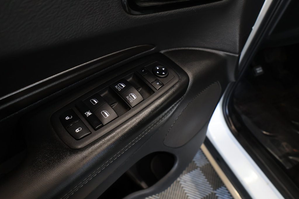 Used 2023 Dodge Durango SXT RWD image 17