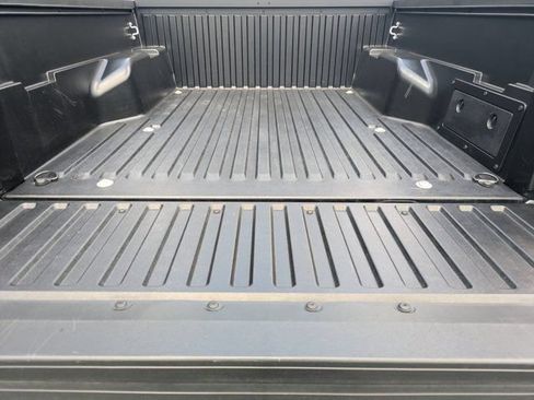 Used 2022 Toyota Tacoma SR5 w/ Technology Package RWD image 16