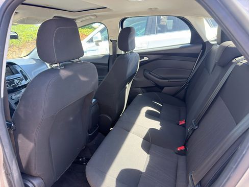 Used 2018 Ford Focus SEL w/ Cold Weather Package FWD image 3