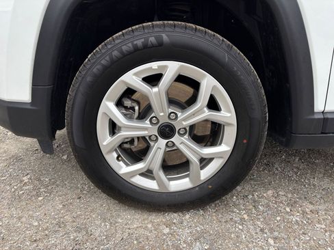Used 2025 Jeep Compass Latitude AWD/4WD image 31
