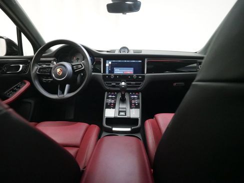 Certified 2024 Porsche Macan S image 19