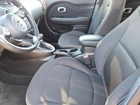 Used 2016 Kia Soul FWD image 15