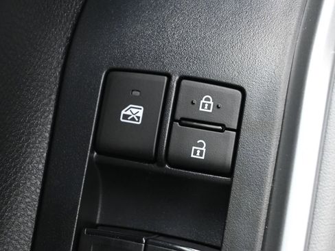 Certified 2024 Toyota Highlander XLE AWD/4WD image 13