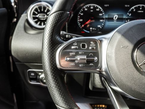 Used 2022 Mercedes-Benz GLA 250 4MATIC image 22