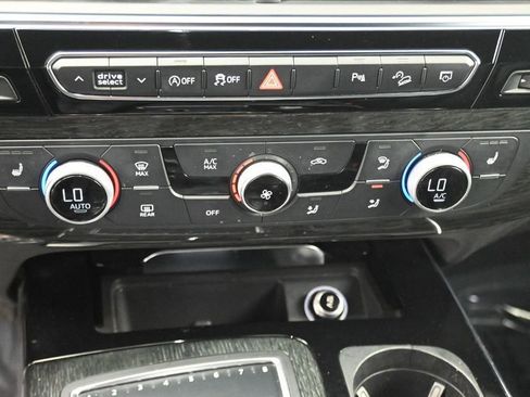 Used 2018 Audi Q7 3.0T Premium Plus w/ Premium Plus Package AWD/4WD image 21