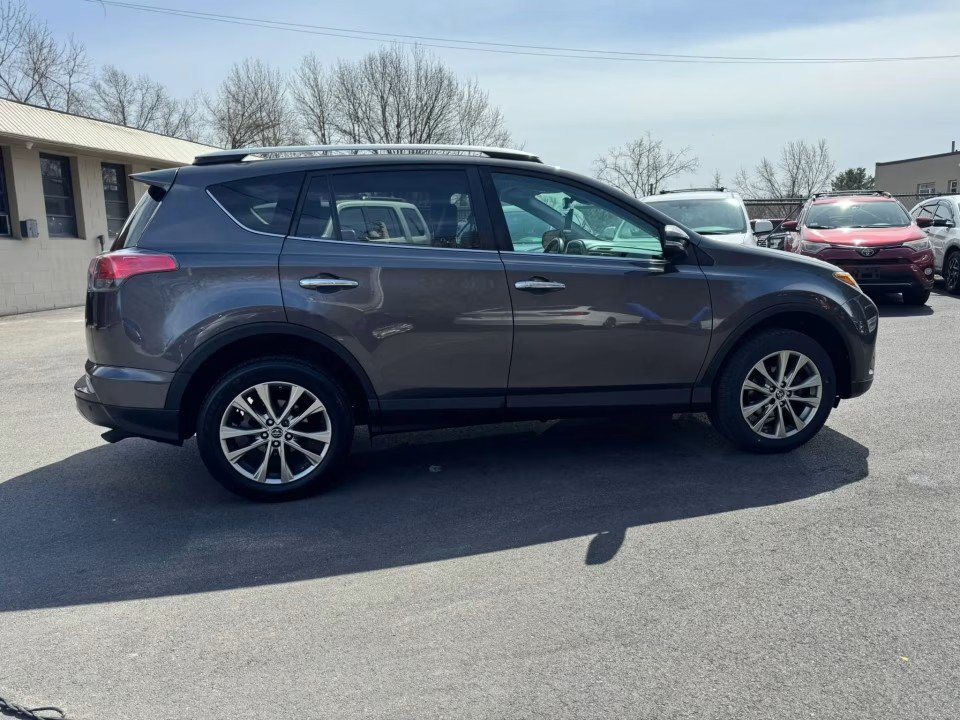 Used 2016 Toyota RAV4 Limited AWD/4WD image 6