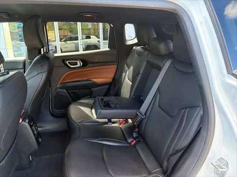 Certified 2025 Jeep Compass Limited AWD/4WD image 12