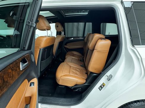 Used 2018 Mercedes-Benz GLS 450 4MATIC image 12