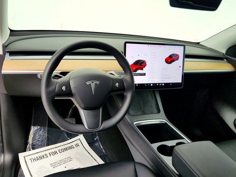 Used 2021 Tesla Model Y Long Range image 12