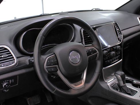 Used 2019 Jeep Grand Cherokee Altitude AWD/4WD image 32