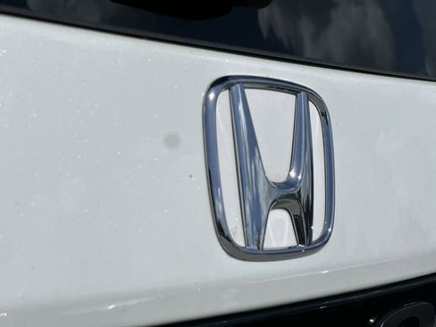 Used 2025 Honda Pilot EX-L image 10