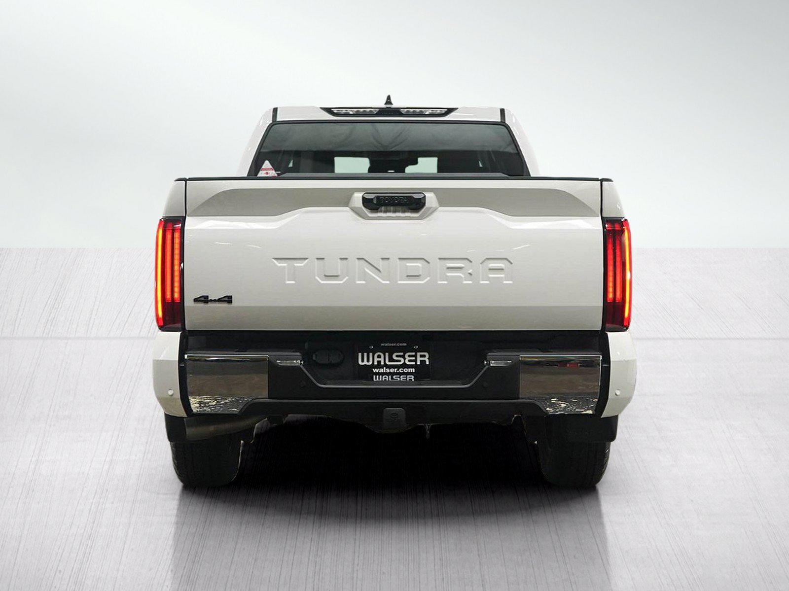 Used 2022 Toyota Tundra SR5 AWD/4WD image 4