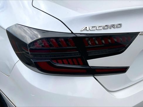 Used 2018 Honda Accord EX-L image 32