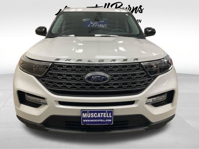 Used 2023 Ford Explorer XLT w/ Equipment Group 202A AWD/4WD image 2