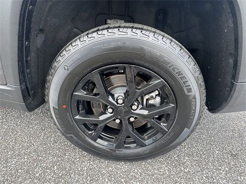 Used 2024 Jeep Grand Cherokee L Laredo image 19