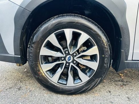 Used 2025 Subaru Outback Limited image 28