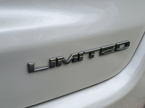 Used 2018 Jeep Compass Limited w/ Navigation Group image 3