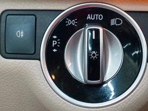 Used 2016 Mercedes-Benz E 350 4MATIC Sedan image 21