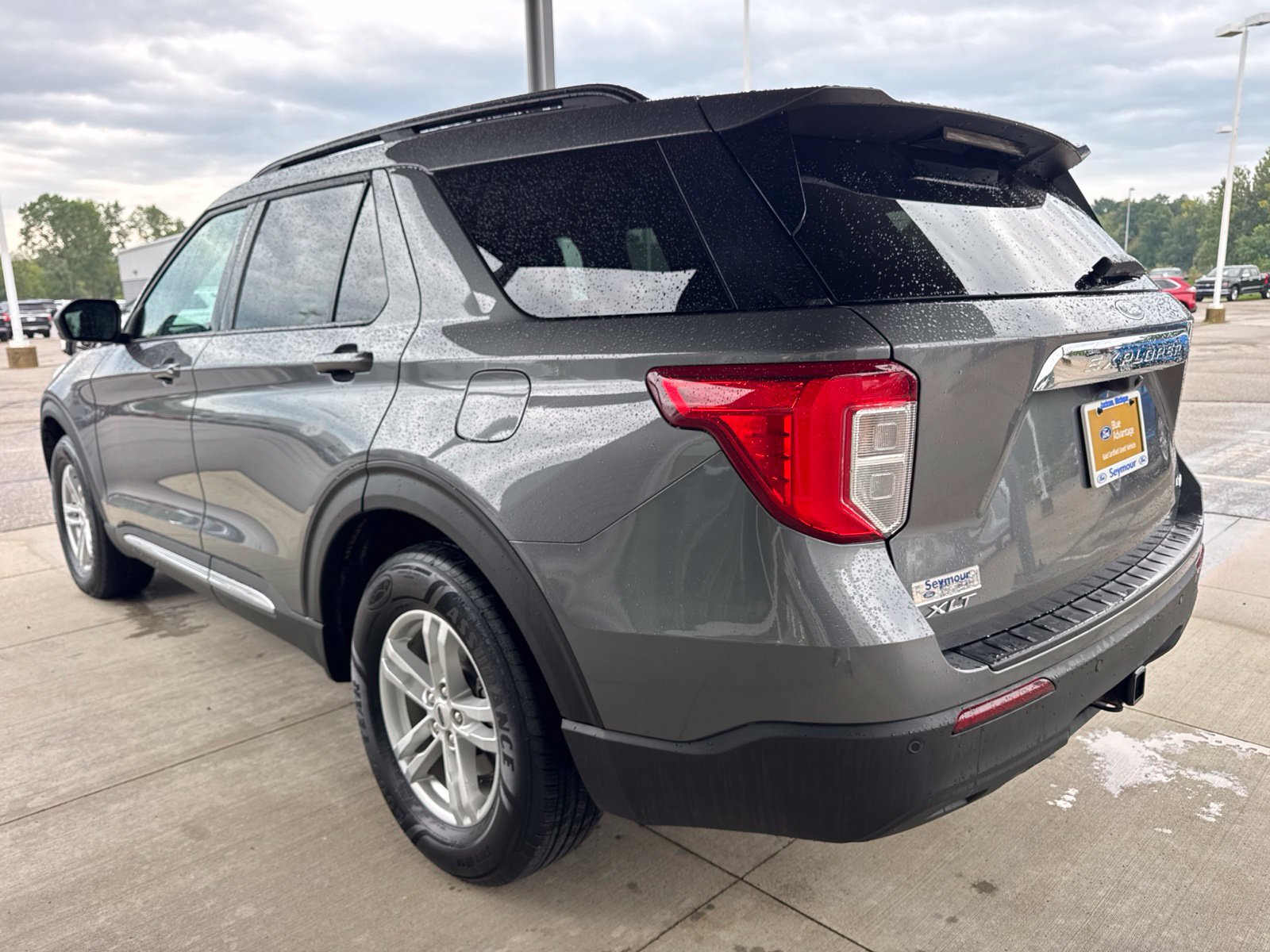 Certified 2024 Ford Explorer XLT w/ Class IV Trailer Tow Package AWD/4WD image 5