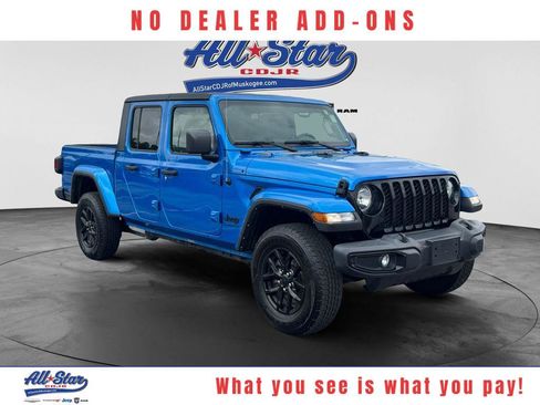 Used 2022 Jeep Gladiator Sport AWD/4WD image 1