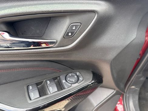 Used 2024 Chevrolet Trax RS FWD image 8