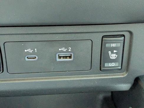 Used 2022 Nissan Frontier SV image 23