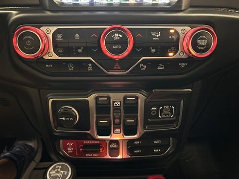 Used 2020 Jeep Gladiator Mojave AWD/4WD image 22