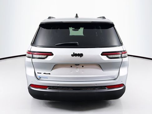 Used 2023 Jeep Grand Cherokee L Laredo image 7