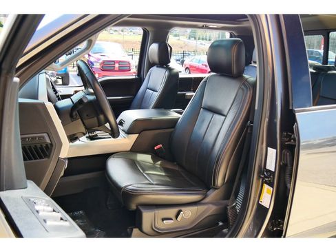Used 2018 Ford F150 Lariat image 11