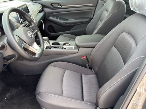 New 2026 Nissan Altima 2.5 SV AWD/4WD image 12