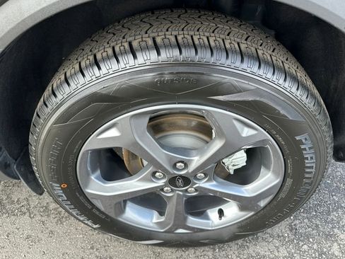 Used 2025 Ford Escape ST-Line image 26