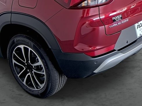 Used 2024 Chevrolet TrailBlazer LT w/ Driver Confidence Package image 9