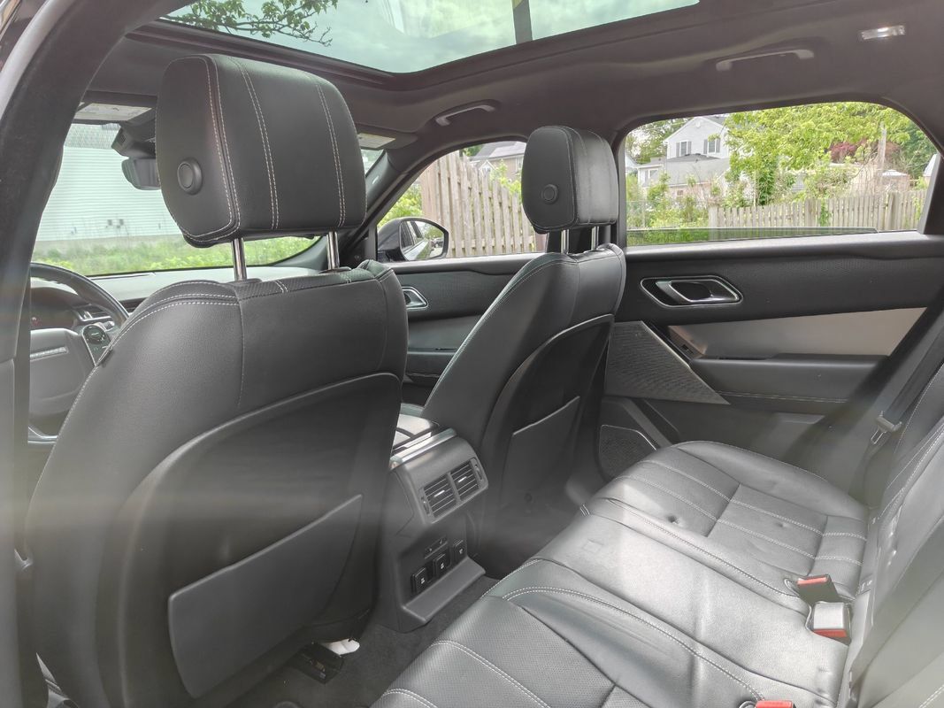 Used 2018 Land Rover Range Rover Velar R-Dynamic SE AWD/4WD image 22