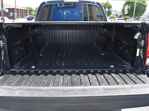 Used 2018 Toyota Tacoma SR5 RWD image 18