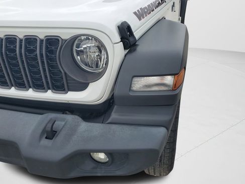 Used 2024 Jeep Wrangler Sport S image 9