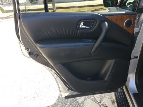 Used 2023 Nissan Armada SL w/ Captain's Chairs Package image 31